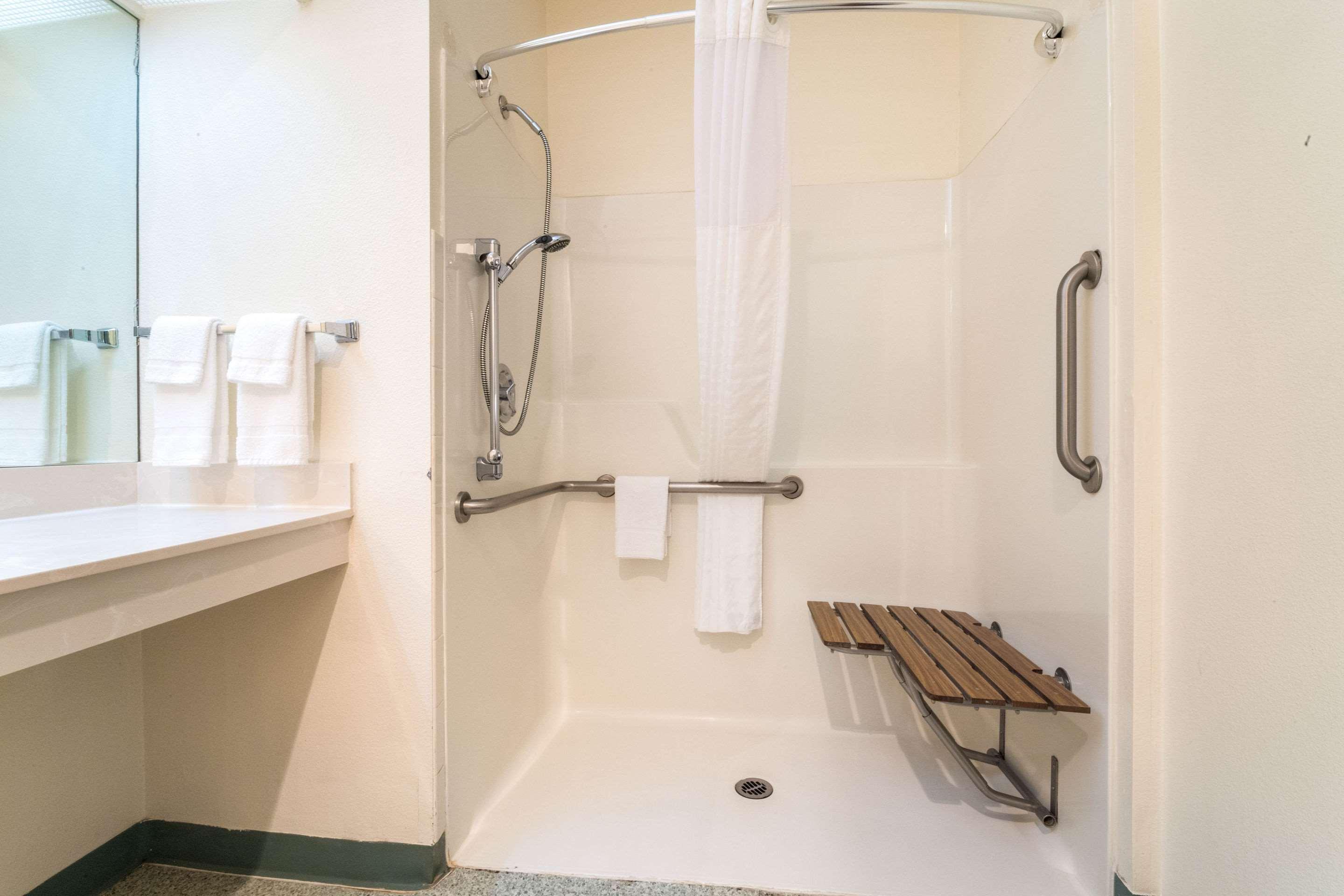 Quality Inn & Suites Bainbridge Island Buitenkant foto