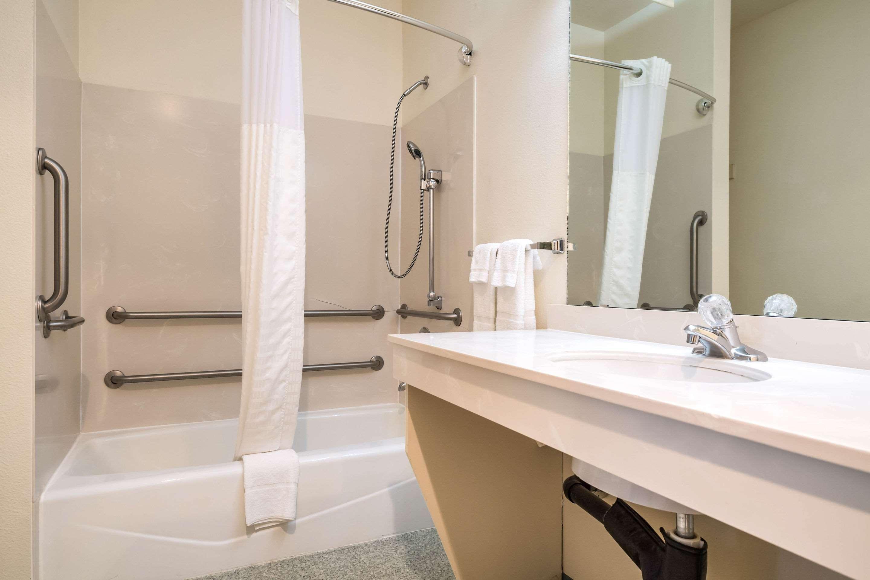 Quality Inn & Suites Bainbridge Island Buitenkant foto